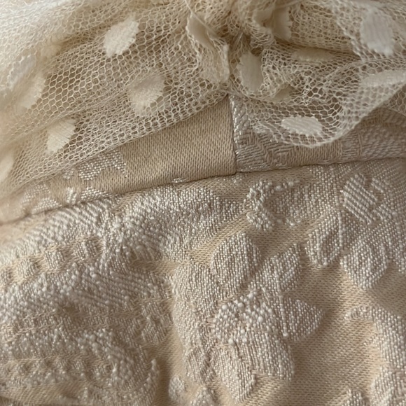 Vintage hat that looks and feels new. Damask cotton/linen with netting. Average - Picture 9 of 11